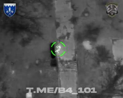 Ukraine's General Staff 101st Guard Brigade, 4th Battalion UAV team used munition drops and FPV strike drones to repel Russian infantry assaults in the ruins of Toretsk, Donetsk region. (Original audio) Published November 19, 2024