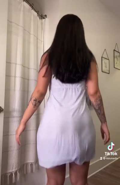 Clap in dress