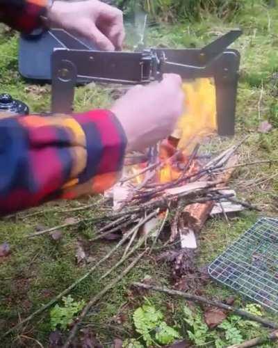 Small handy grill stand