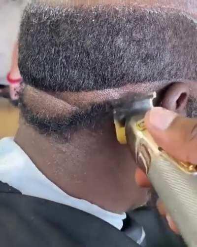 Barber transform bald guy from 50 y/o to 50 cent