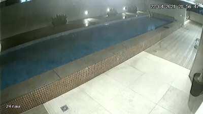 2021 march 22 Just yesterday this swimming pool collapsed in Brazil, flooding the parking lot