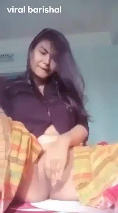 Cute bangla babe fingering her pussy link in comment