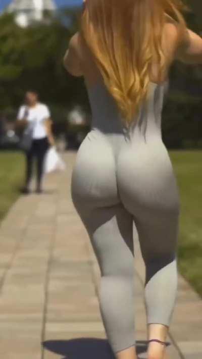 Ass Walk And Shake 🍑💦🤪