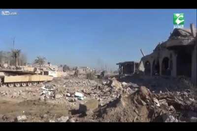 Iraqi Abrams tank destroyed an ISIS suicide car bomb 