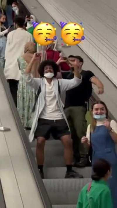 Dancing in the subway to get people’s reactions