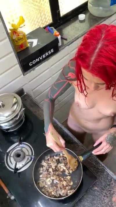 And I'm back with my naked cooking! Missed me?