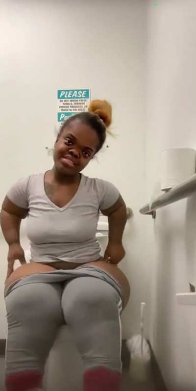 Thick midget on TikTok @shawty816only