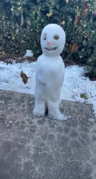 Snowmen aren’t supposed to have legs