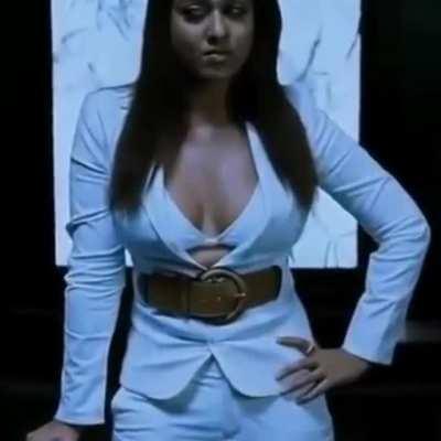 Old but worth watching... Sorry for quality of the video.. Nayanthara queen faps