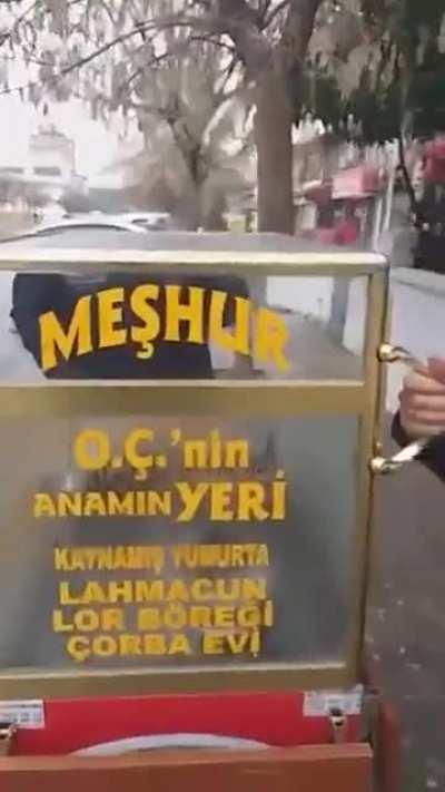 lavuğun biri nohutçu dedeme sokak lezzetleri videosu çekmiş