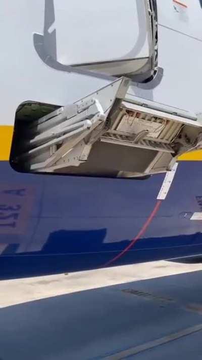 Self folding ladder in aeroplane be soon feasible