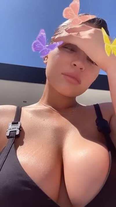 Close up titties