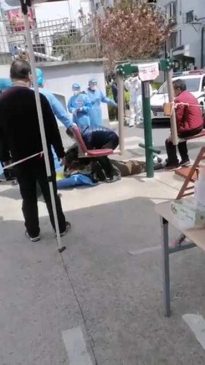 上海静安，一志愿者被打死（未核实）