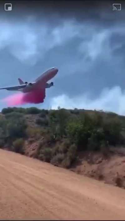 Ultra low flight of 747 Supertanker