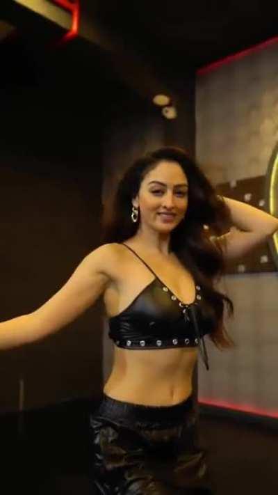 Sandeepa Dhar , leather