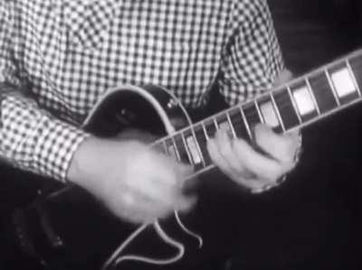 Les Paul playing the Les Paul (1953)