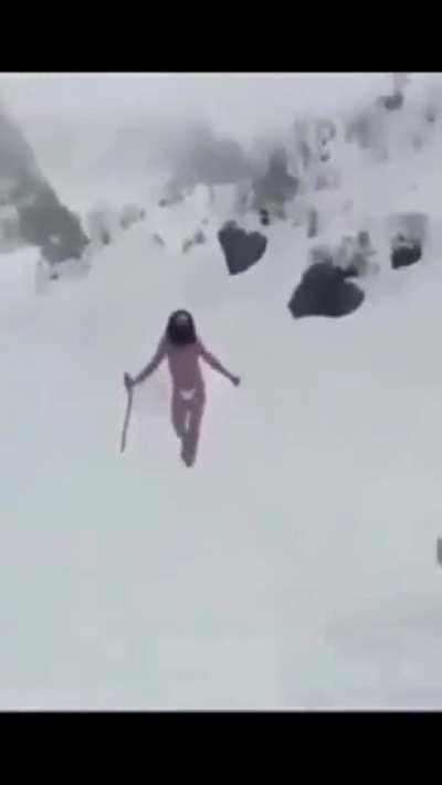 Indian army patrol encounters a Yogi meditating in -40⁰c