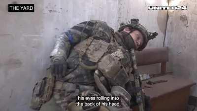 Journalist embedded with Ukrainian paratroopers is completely surrounded by Russians