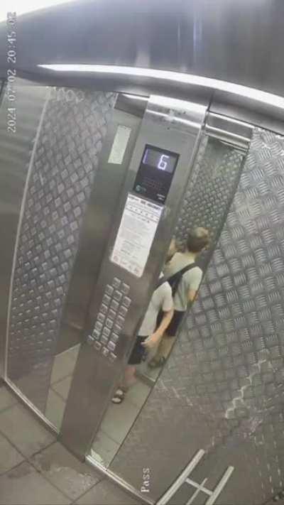 Kid pisses on elevator buttons