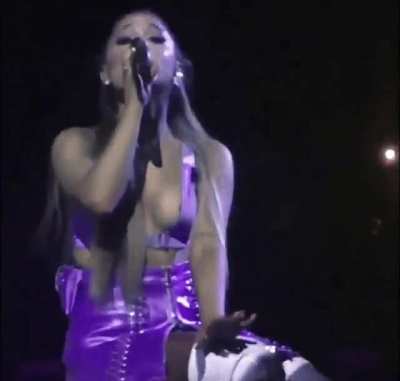 ariana nip slip while performing