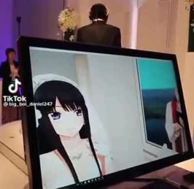 “Marrying” an anime girl through vr