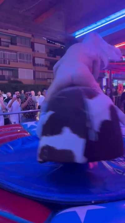 Mechanical bull