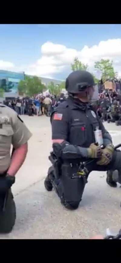 Spokane PD Kneeling and Being Respectful to Protestors