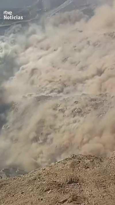 Footage of coal mine collapse in China