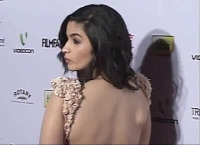 Milky smooth back of Alia Bhatt