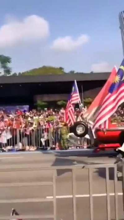 Kid's greeting people &quot;differently&quot; during a holiday parade