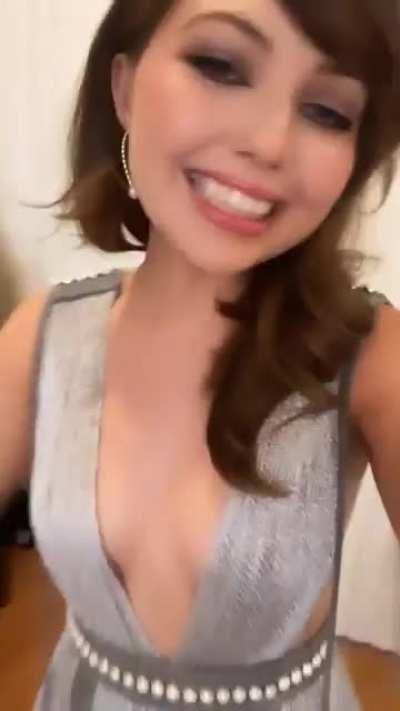 A video with her very nice dress 1/2