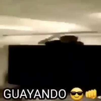 GUAYANDO.....