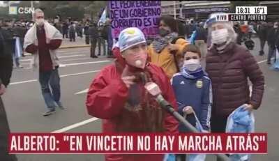 C5N con la mejor nota de la marcha (no irónico). Votante de Fernandez cuenta porque fue a la marcha.