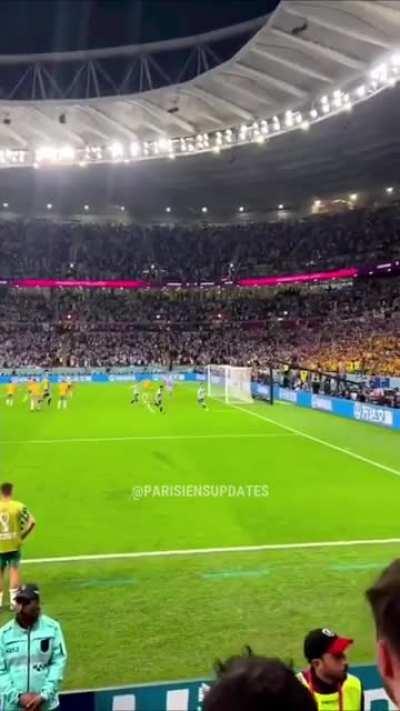 Australia fans chanting 