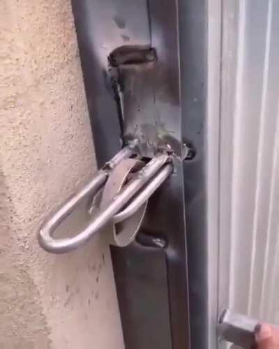 Smart design for locking a gate