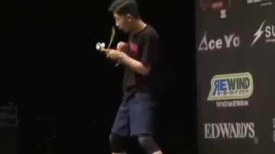 World YoYo champion Mir Kim, shows why he is a champion [Not OC]