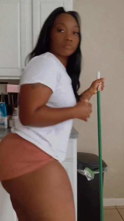 Regan K Twerking while sweeping 