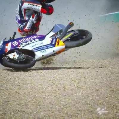 Wild crash for Albert Arenas in the Moto3 race