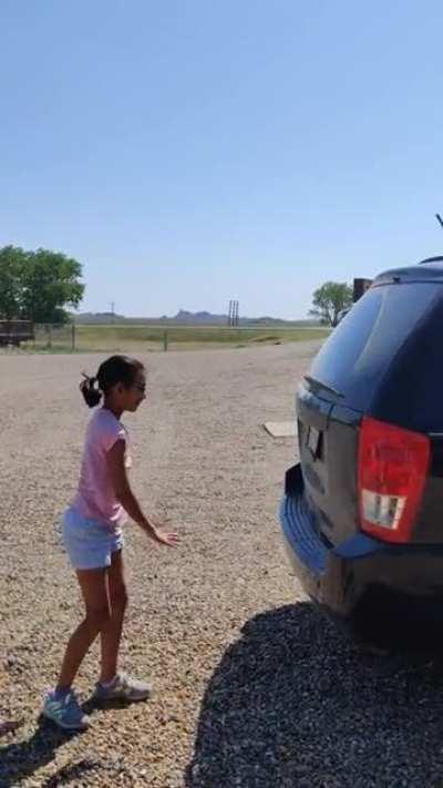 How to properly close a minivan trunk