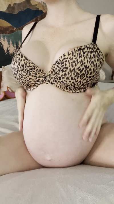 Do i look good at 8mo pregnant?