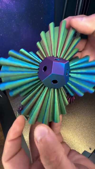 Assembling an amazing gear ball printed on a 3D printer