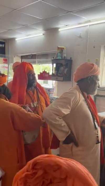 Chad woman identifies fake sadhus asking for money 