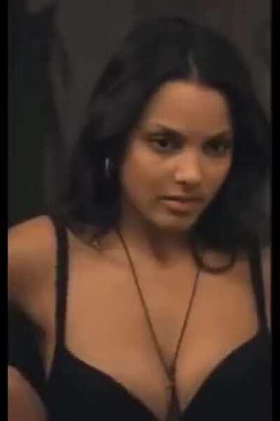 Jessica Lucas in Friends With Benefits