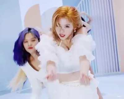 Sana loop ft. TWICE