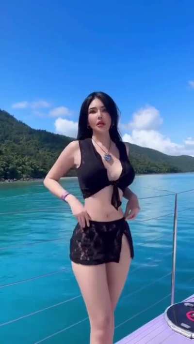 Sexy Thai girl 🧡