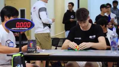 Teen drops Rubik's cube in what could have been the first Rubik's cube world record under 4 seconds.