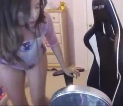 Poki's juicy, yummy thighs :)