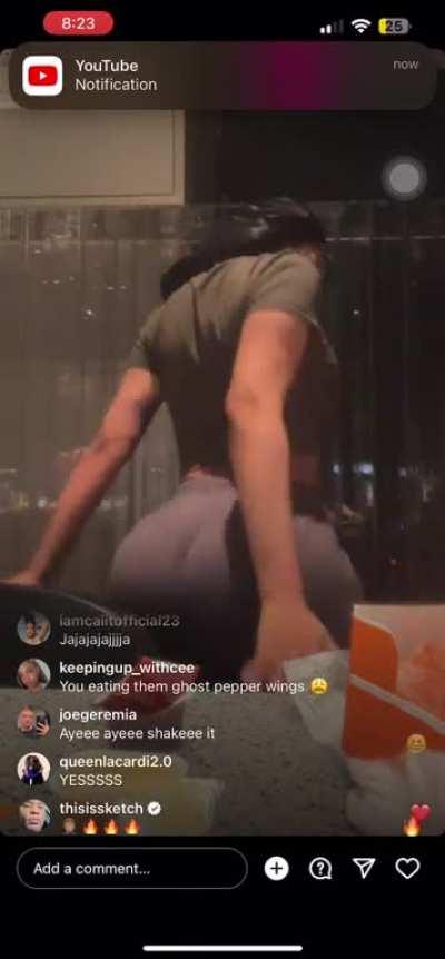 Cardib twerking on live