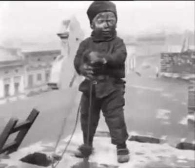 The 3 year old chimney sweeper (1933)