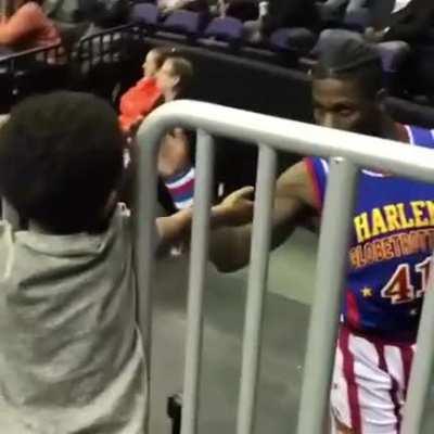 Taking the extra time to make this fan's &quot;high five&quot; a memorable one